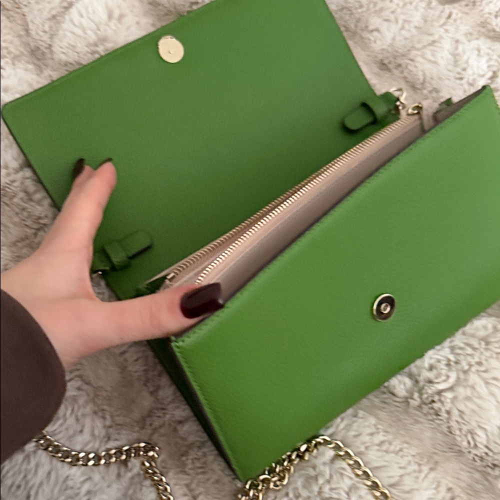 Kate Spade Green Leather Clutch with Gold Chain - Picture 3 of 13